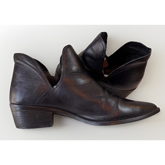 Steve Madden Boots Booties Size 10 Austin Black Leather‎ Cut Out Side Ankle - Picture 6 of 8